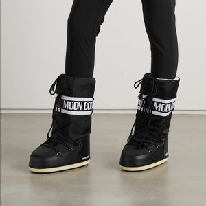 MOON BOOTS BLACK SIZE 35/38 Tall - WORN ONCE